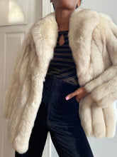 Load image into Gallery viewer, Vintage Cream Real Fur Saga Fox Winter Coat Jacket(L)
