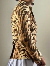 Load image into Gallery viewer, Vintage Brown Animal Print Bell Sleeve Blazer(M)
