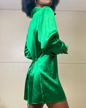 Load image into Gallery viewer, Green Long Sleeve Shimmery Satin Dress Shirt(L)
