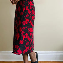 Load image into Gallery viewer, Vintage Red Black Floral Leaf Skirt(M)
